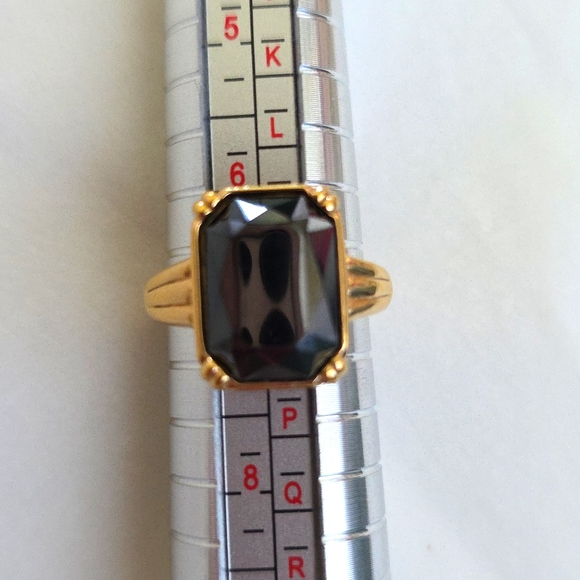 Avon Vintage 1982 "Shimmering Smoke" Ring - Picture 8 of 9
